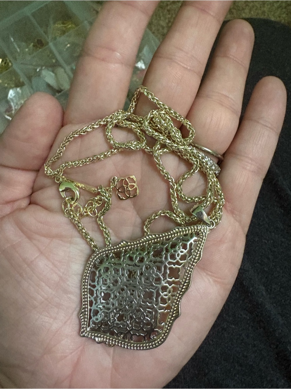 Kendra Scott Filigree Openwork Pendant Necklace Gold